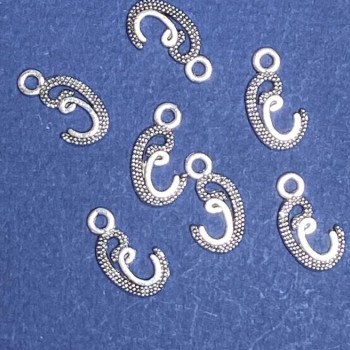 Initial pendant finding 'C' in silver metal color, 17x10mm, pack 20g ± 30 pcs
