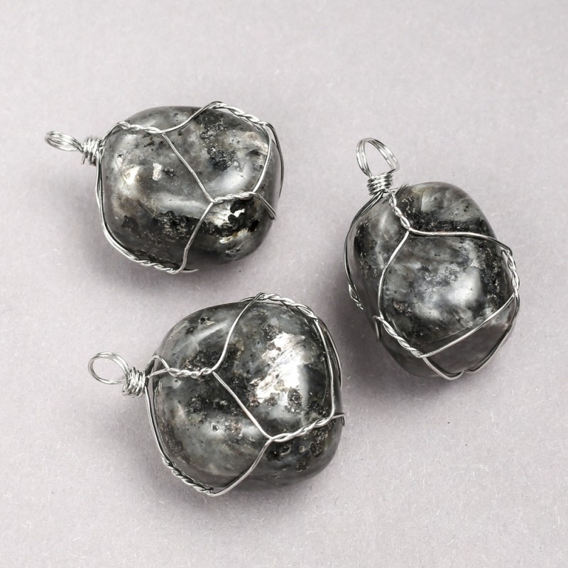 Labradorite pendant in a silver wire wrap, diameter 35×20 mm+