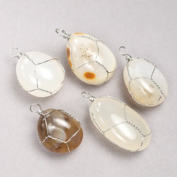 Pendant in a silver woven setting with Smoky Agate, diameter 35x20 mm+