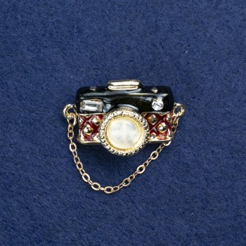 Brooch Camera gold-tone metal, cat's eye, enamel and crystals 32x15mm +
