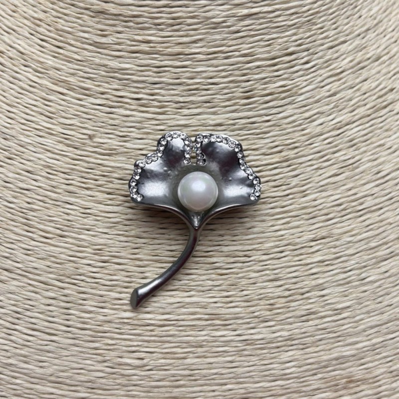 Brooch Bouquet silver-toned metal, Majorca pearls and crystals 45x32mm +