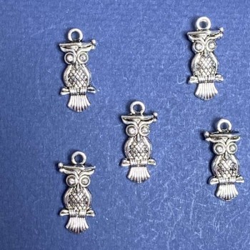 Owl on a Branch Pendant, 2 cm, packaging 20 g +/- 12 pcs