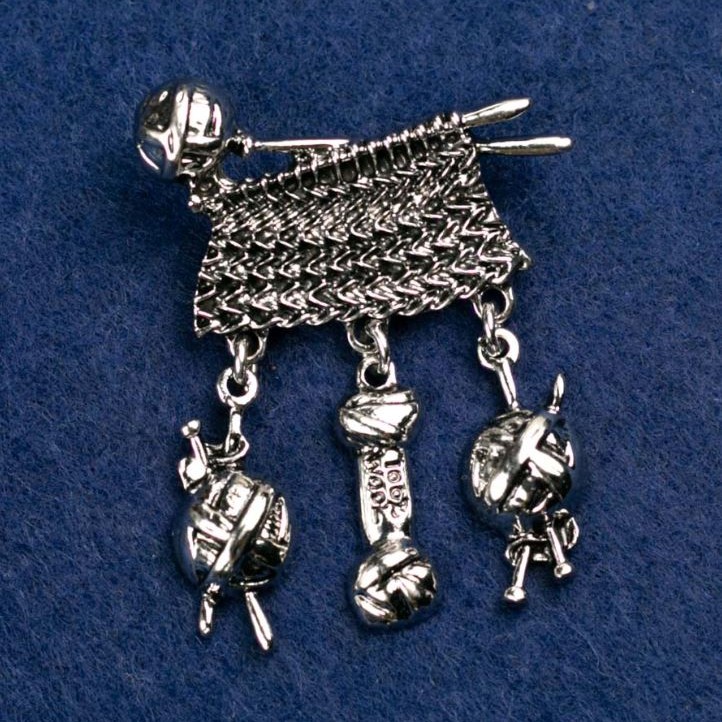 Brooch 'Knitting' light gray metal 46x38 mm