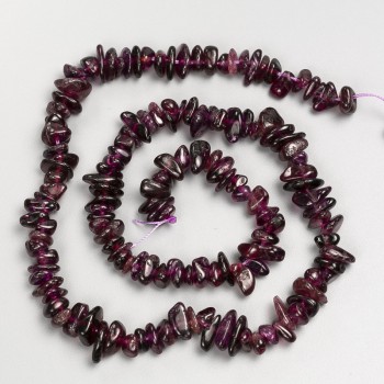 Garnet Stone Chip Beads on Thread, Diameter 3–5×2 mm, Length 41 cm