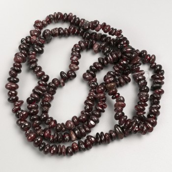 Garnet chip beads on a long cord, diameter 6x4 mm, length 80 cm