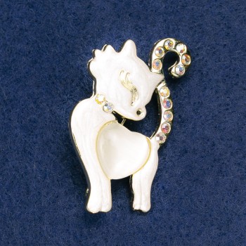 Kitty Brooch with White Pearl and Chameleon Crystals