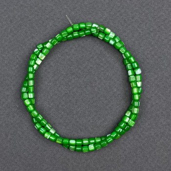 Beads dyed green mother-of-pearl, cylindrical, 3.5×3.5 mm, length 40 cm on thread
