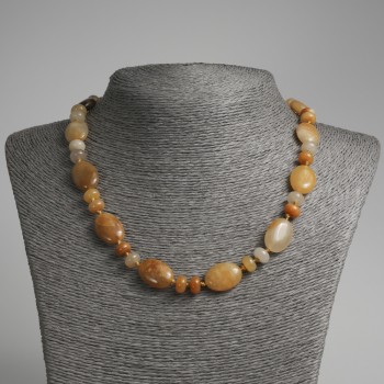 Necklace of yellow agate, natural stone — flat oval beads, 13×18 mm, rondelle beads 9×5 mm, length 45 cm ±
