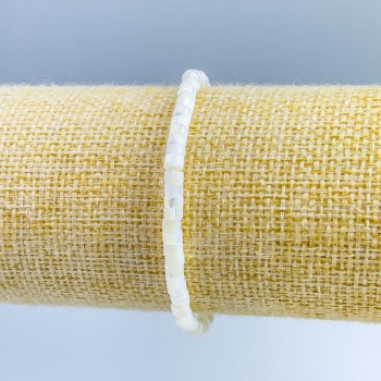 Bracelet with toned white mother-of-pearl discs, 4×2 mm diameter, 18 cm length (stretch)