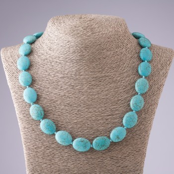 Green turquoise necklace with veining, oval beads, length 53 cm, 15×20 mm diameter