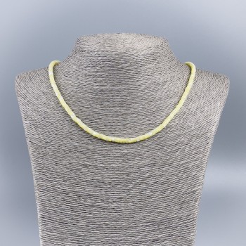 Natural Mother-of-Pearl Choker Necklace, tinted Light Lemon, smooth rondelles, 4x2 mm diameter, length 48 cm