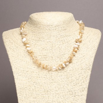 Natural mother-of-pearl beige chips necklace, diameter 7×5 mm, length 45 cm +/-