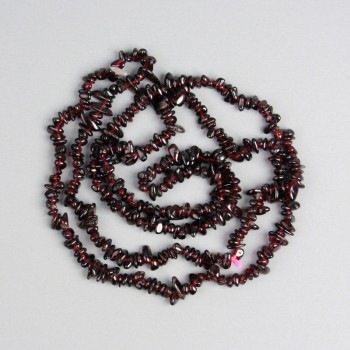 Garnet granule beads on thread, 6x3 mm diameter, length 84 cm