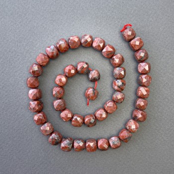 Red Jasper Beads, Natural Stone, Faceted Cube, Diameter 9x9 mm, Length 39 cm on thread