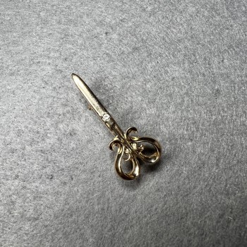 Brooch 'Scissors' with white crystals, gold-toned metal, 15×34 mm