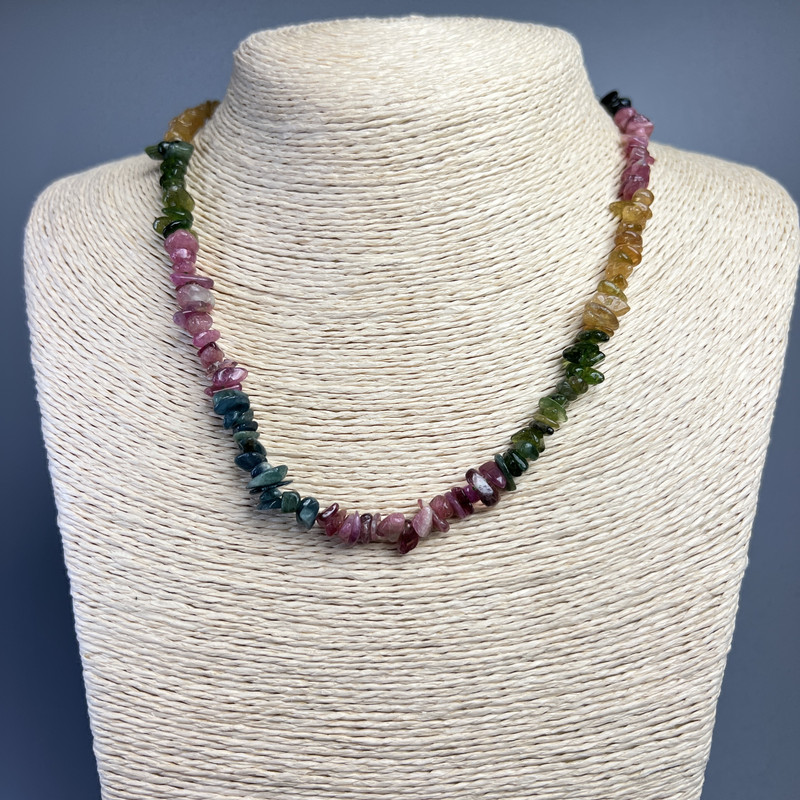 Tourmaline Necklace with Natural Stone Chips, 7x3 mm, 46 cm length
