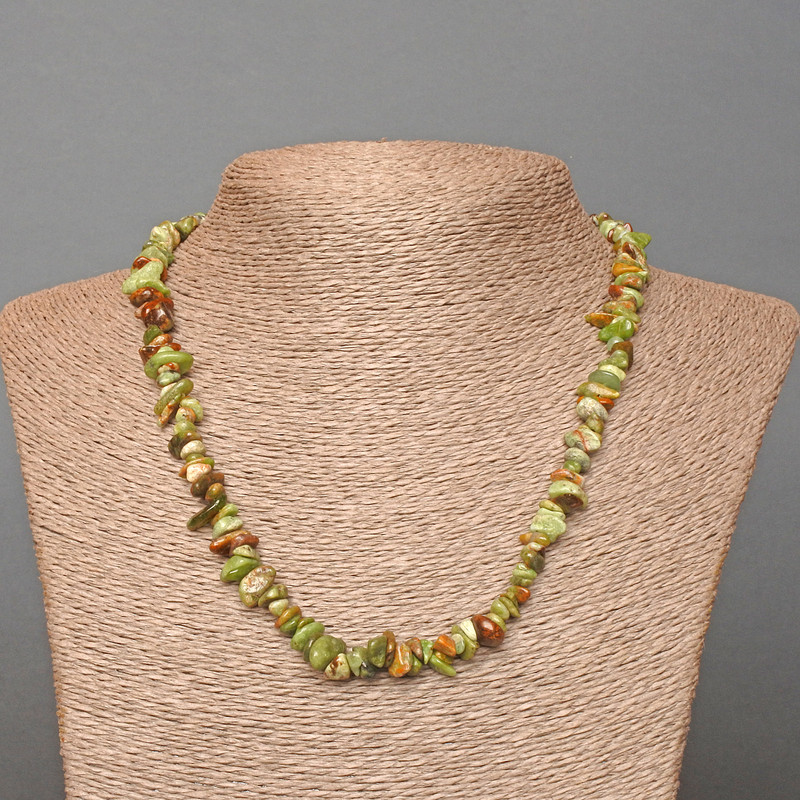 Necklace with green jasper natural stone chips, 7x3 mm, length 47 cm