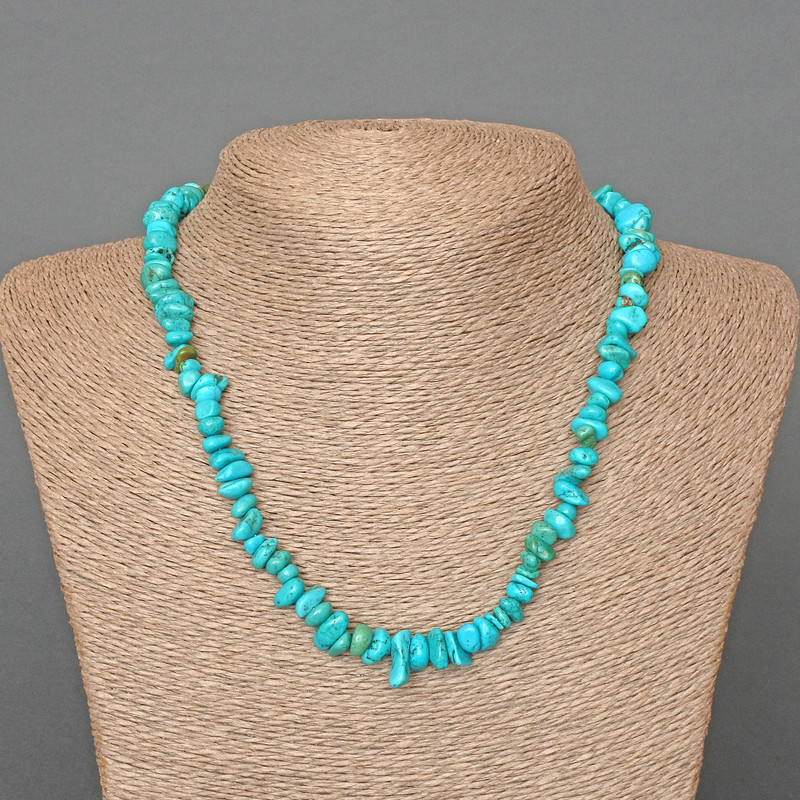 Howlite necklace, turquoise-dyed, chip beads, 8x4 mm, length 47 cm