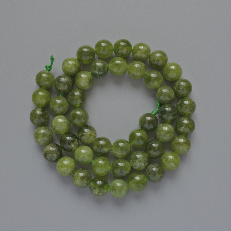 Jadeite beads, smooth ball shape, 8.5 mm diameter, 38 cm length on thread