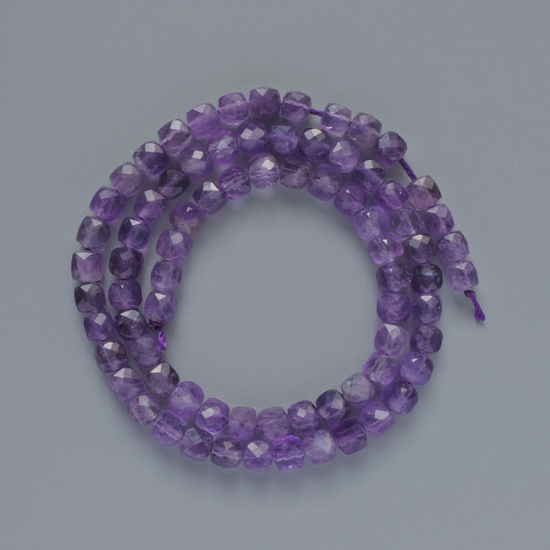 Amethyst beads, natural stone, faceted cube, diameter 5.5 mm, length 38 cm on thread