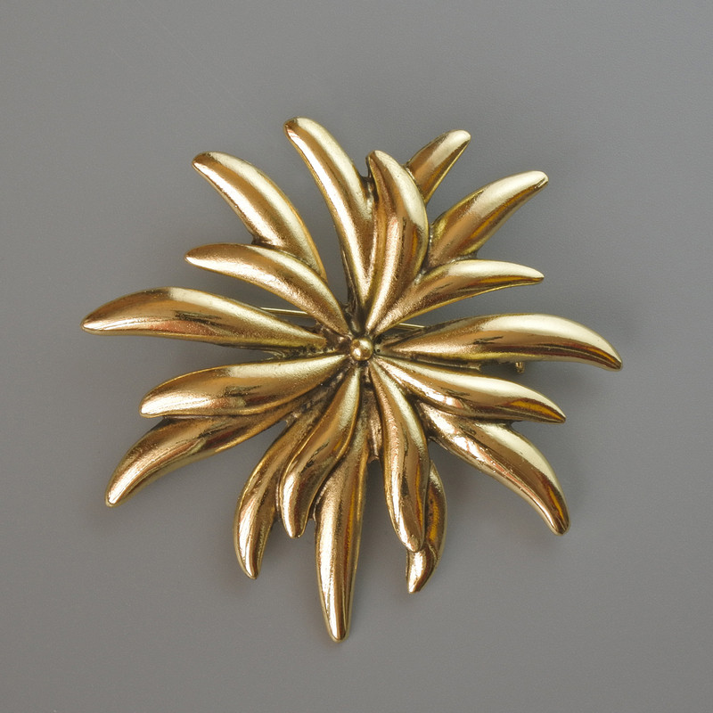 Chrysanthemum Flower Brooch-Pendant, Golden Metal, 60x60 mm