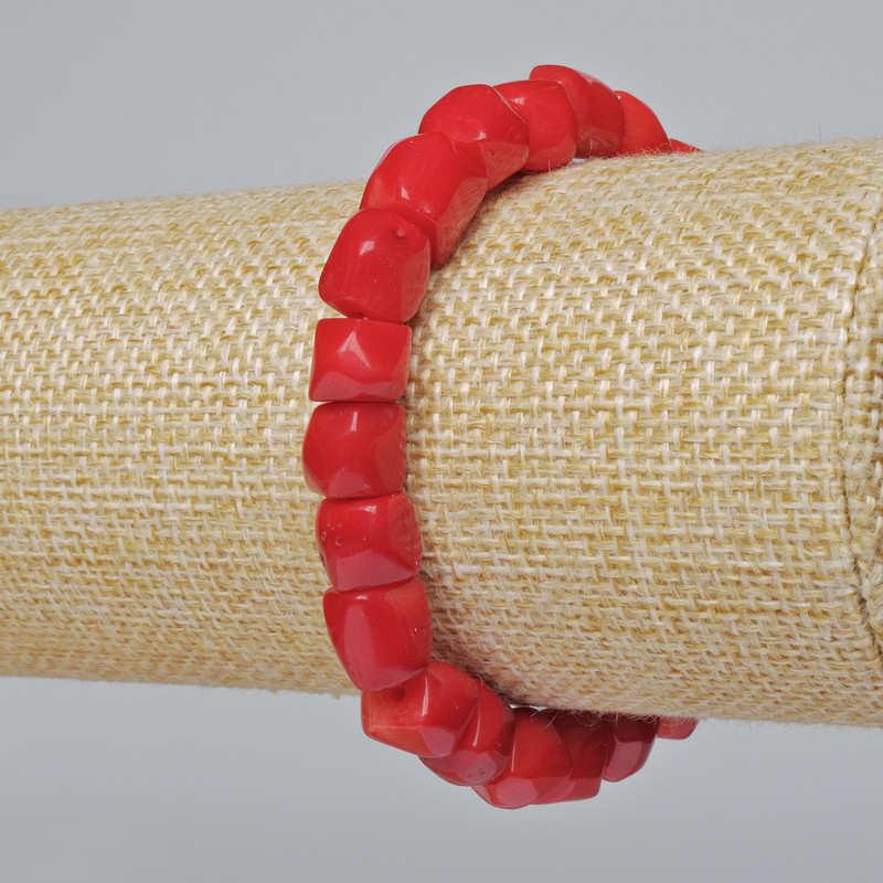 Natural Coral Bracelet with Faceted Beads (Assorted, Medium Size), diameter 9x10 mm +/-, length 18 cm +/- (stretch)