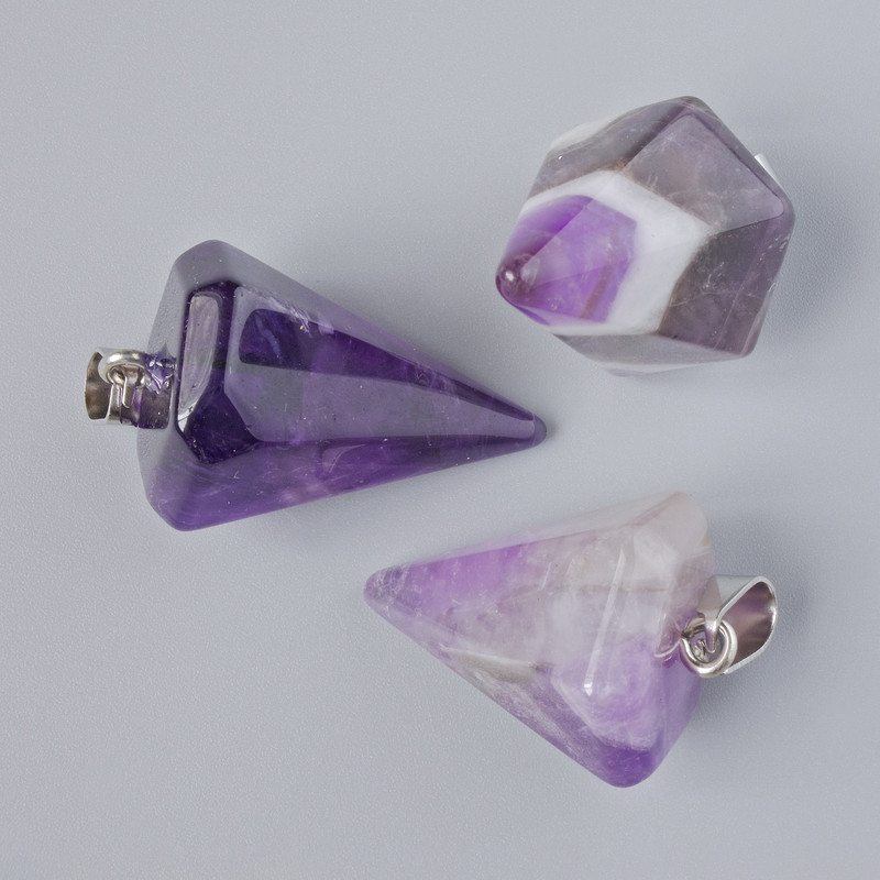 Pendant 'Pendulum' Natural Amethyst stone, diameter range 24x18 mm to 32x18 mm, length 34-40 mm