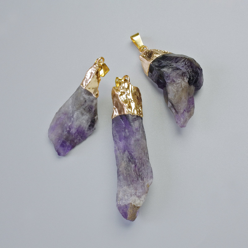 Uncut Amethyst Pendant, gold-toned metal, stone sizes ranging from 37x10mm to 53x16mm+