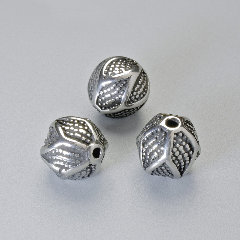 Bead insert, diameter 9.5x9 mm, hole diameter 1.7 mm, silver-colored metal, 1 pc