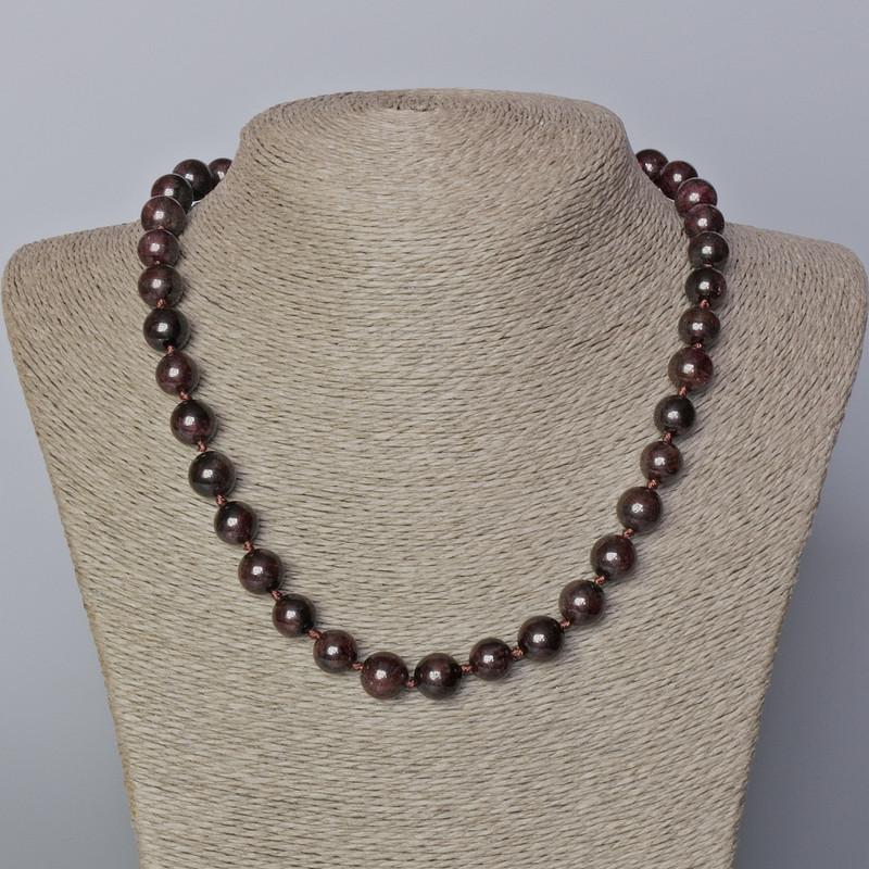 Garnet Necklace with Natural Smooth Beads, 10.5 mm diameter, length 45–48 cm