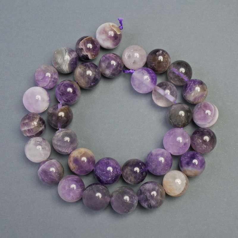 Amethyst beads, natural stone, smooth beads, diameter 11.5–12.5 mm, length 40 cm on a thread