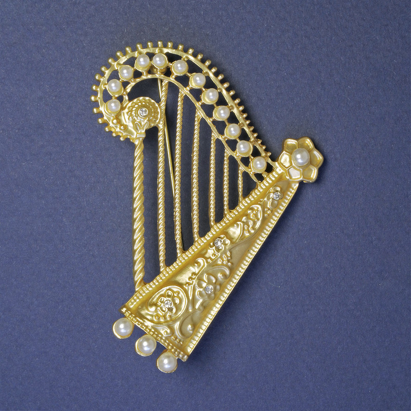 Harp Brooch with White Pearls 65×53 mm ± Gold-Tone Metal