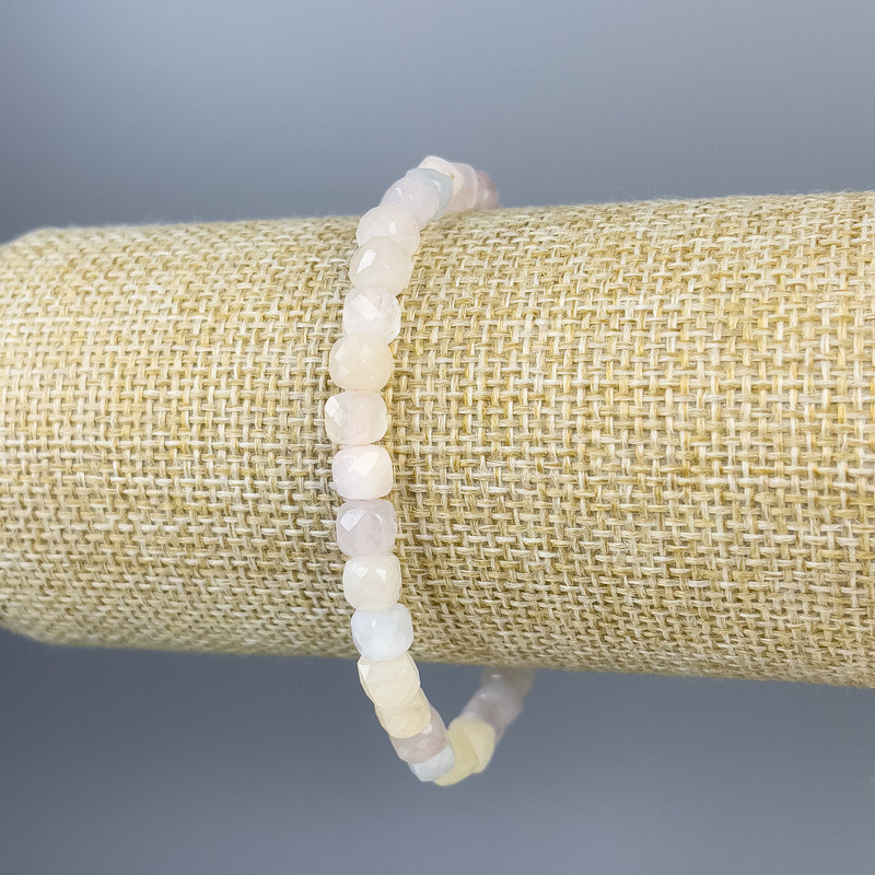 Faceted Morganite Bracelet 5×5 mm, length 18 cm, stretch