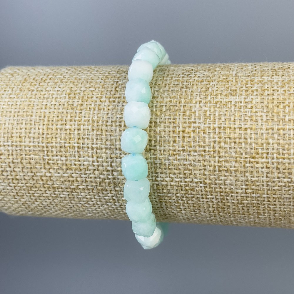 Angelite bracelet with faceted cubes, 7x7 mm, 18 cm length +/- stretch