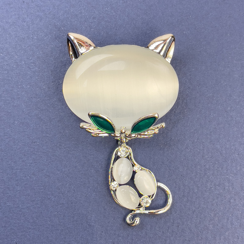 Cat Brooch with White Cat's Eye, White Crystals, Silver-Tone Metal 34x58mm+