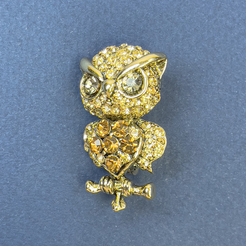 Brooch 'Owl' with Yellow Rhinestones, Gold-Toned Metal, Diameter 19 mm, Length 34 mm