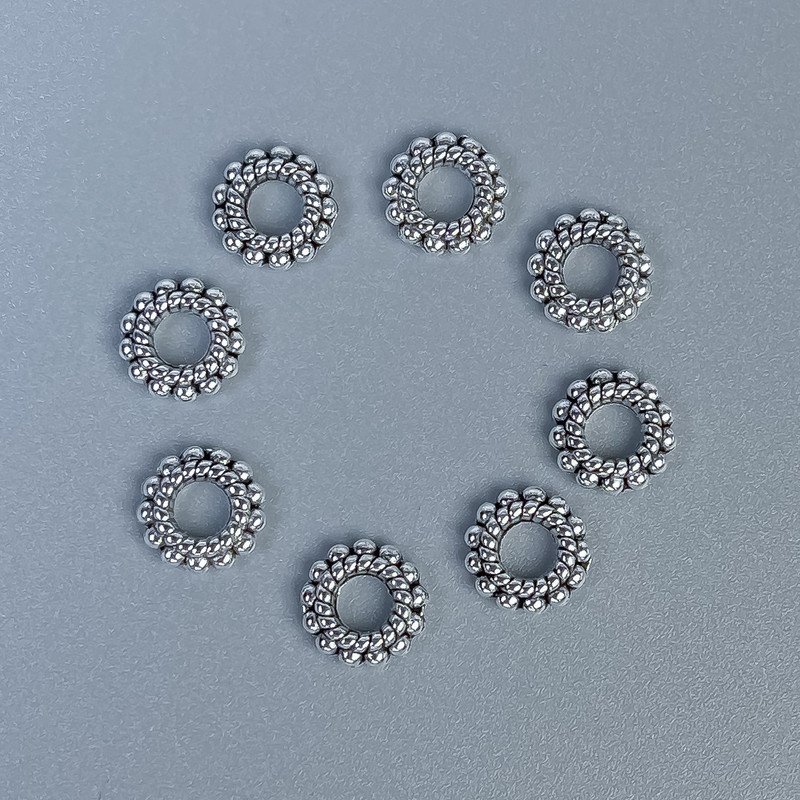 Bead-insert findings, silver color, diameter 8×2 mm with an approximate hole of 3.5 mm, packaging 20 g (~61 pcs)
