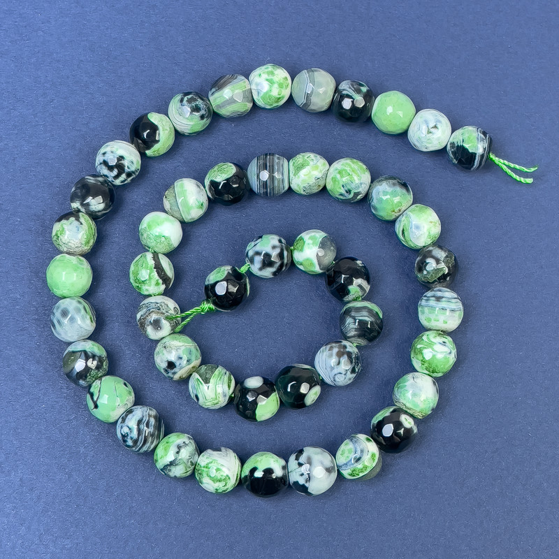 Agate Beads on Thread, Faceted Round Beads, 8 mm Diameter ±, Length 36 cm