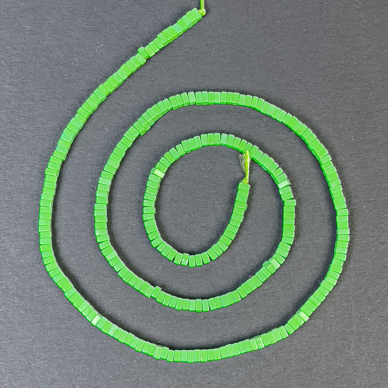 Variscite Beads Square Rondelle 2.5x1 mm +/- on thread, length 39 cm+