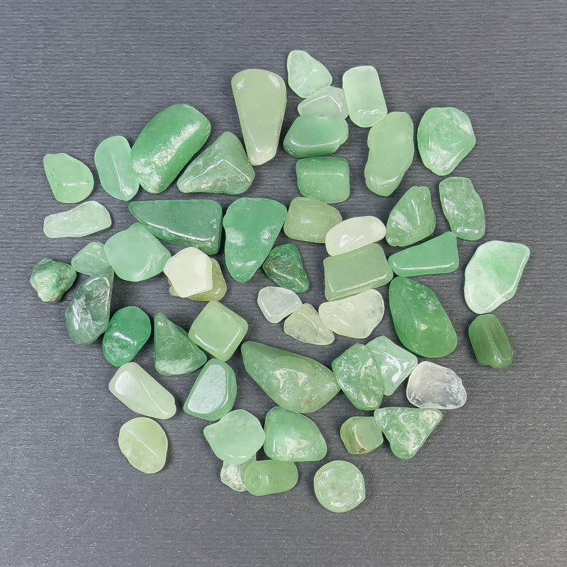 Nephrite Nuggets, processed undrilled, 11-20x8-10 mm (+/-) (per 100 g +/-)