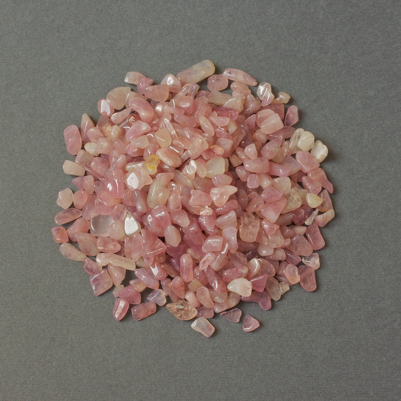 Natural Strawberry Quartz Chip, undrilled, 6-12×5-7 mm ± (per 100 g ±)