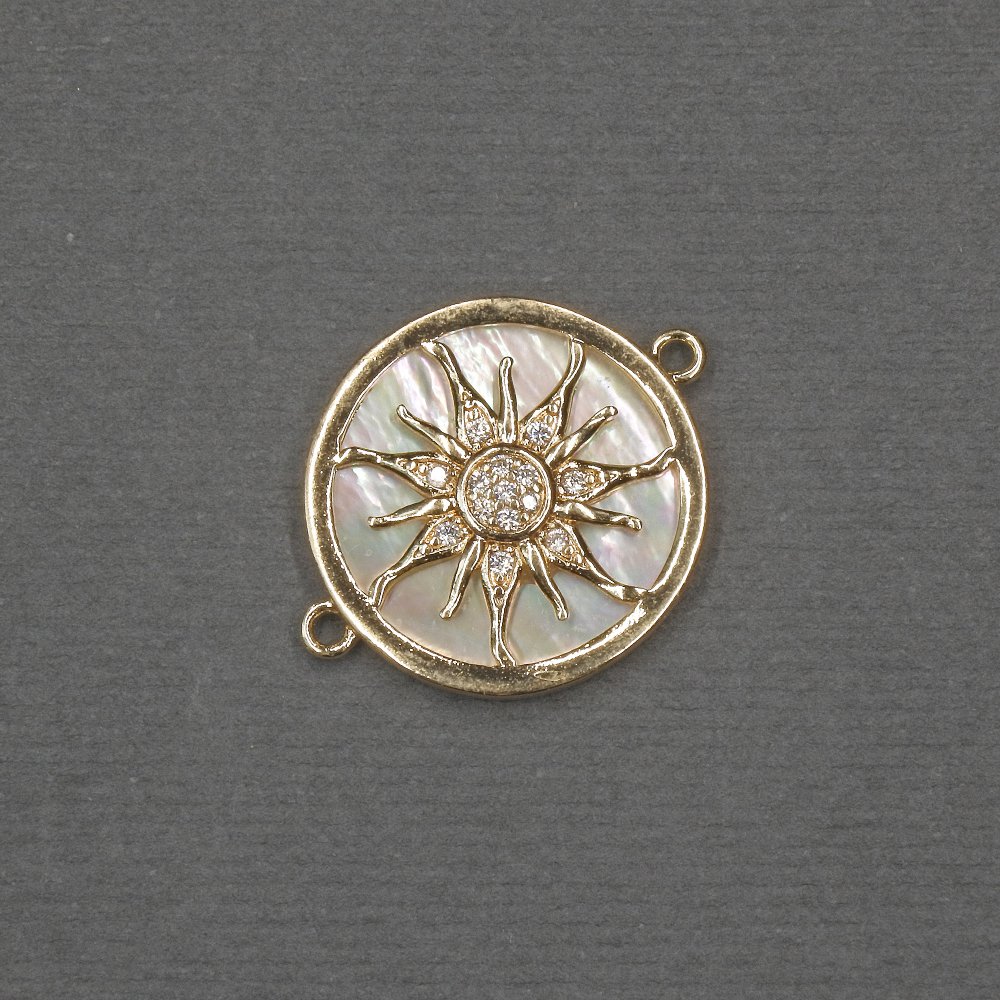 Connector Sun with natural mother-of-pearl 18x22x3mm +/- gold-tone metal
