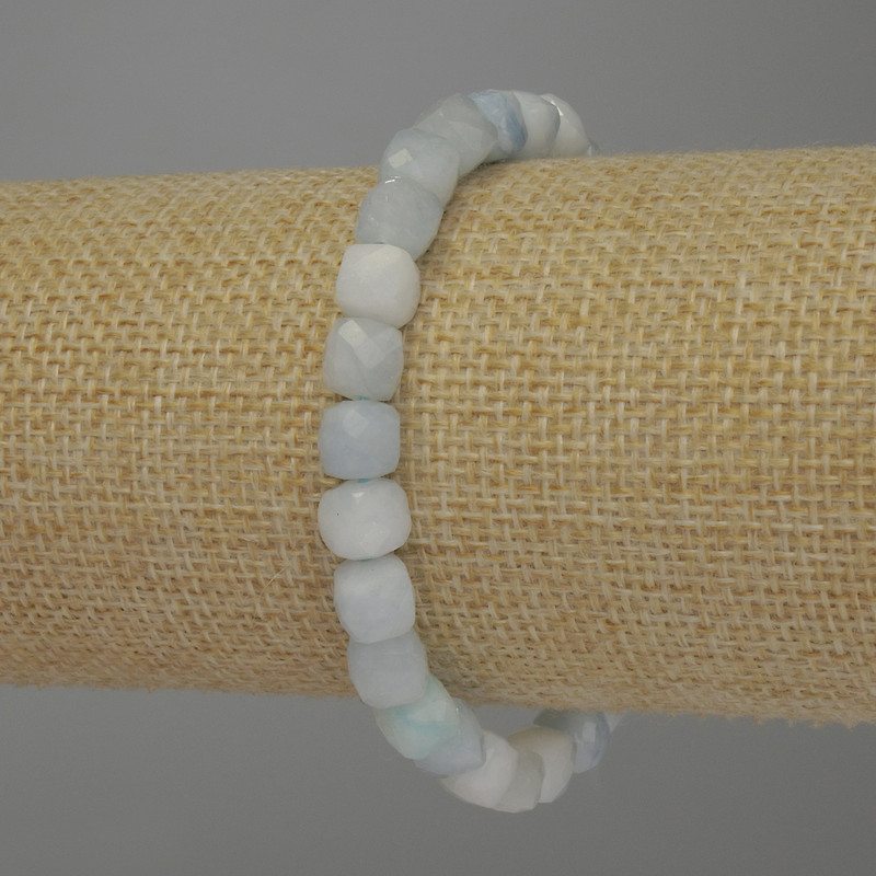 Aquamarine bracelet with faceted cube beads, 7×7 mm diameter, 18 cm stretch