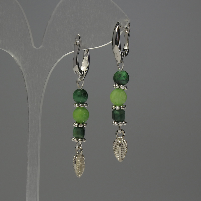 Onyx Ball Earrings, diameter 6 mm; Cat's Eye faceted cube 4 mm; ball 6 mm; Length 54 mm