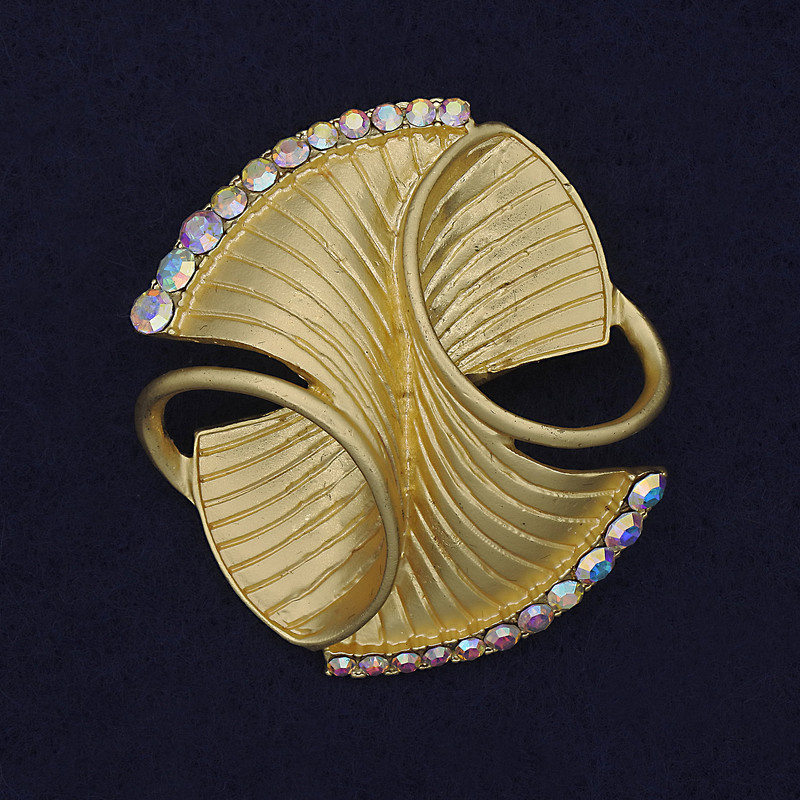 Accent Brooch in Golden Pearlescent Color with Rainbow Crystals, Golden Metal 45x40 mm