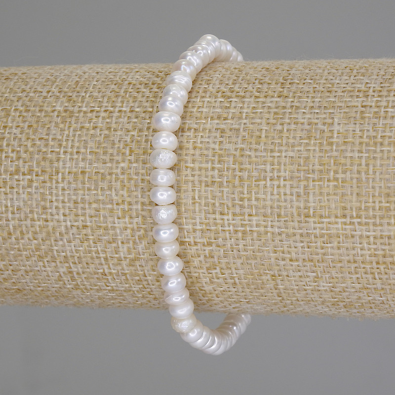 Bracelet with freshwater pearls, diameter 5×3 mm, length 18 cm (stretch)