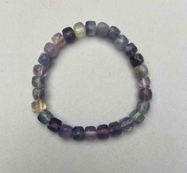 Bracelet with natural fluorite, faceted cube beads, 7×7 mm diameter, 18 cm length, stretch