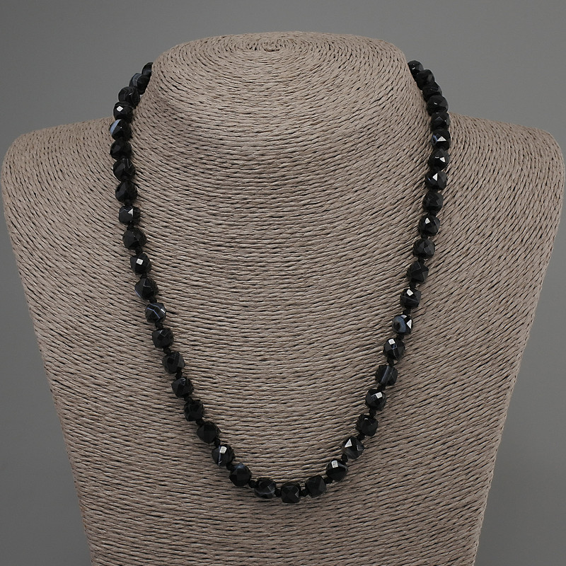 Faceted Agate Cube Bead Necklace, 7 mm diameter, 50 mm length, with clasp