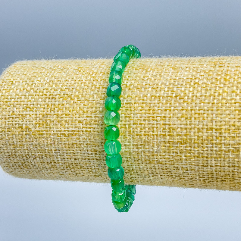 Chrysoprase bracelet with natural gemstone, faceted cube, 5x5 mm, 18 cm length (stretch)