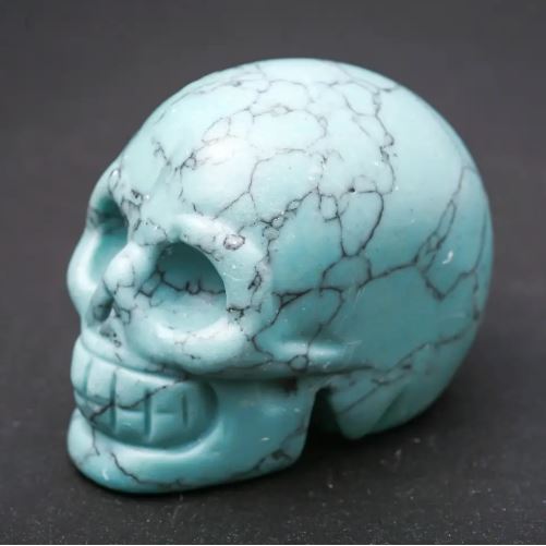 Turquoise skull souvenir 'Yorik' 38×49×34(±)mm